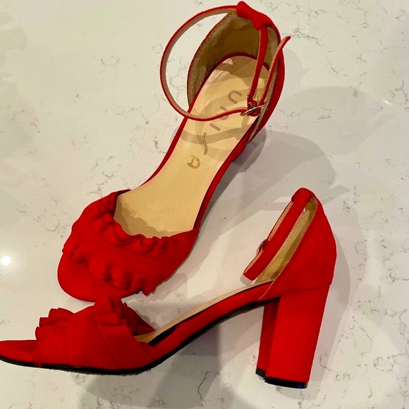 UNISA Red Chunky Heel- 6.5 - Picture 2 of 3